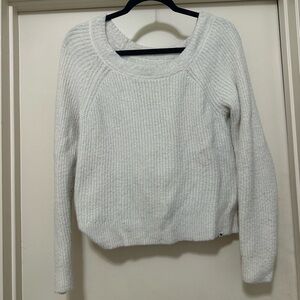 AMBERCROMBIE KIDS CREAM CABLE KNIT SWEATER